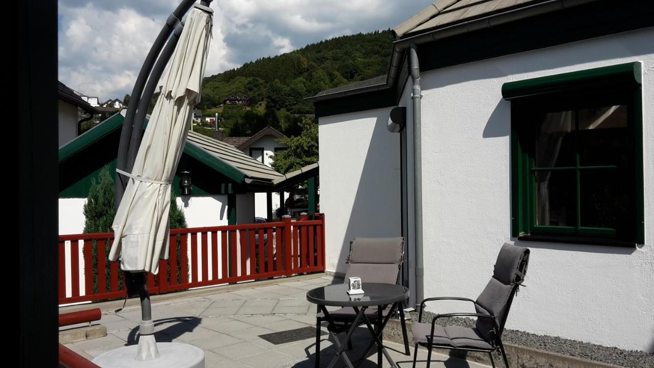 Vivanatura Eifelferienhaus Einruhr Bagian luar foto